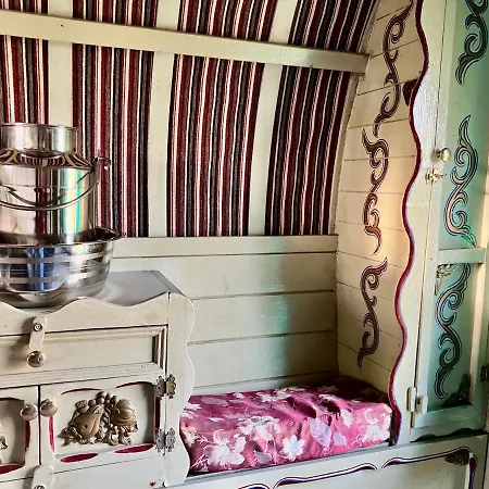 Campsite Romany Bow Gypsy Wagon @ Tin And Canvas Glamping, Pickering