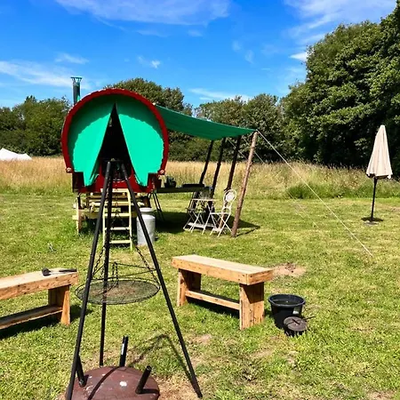 Romany Bow Gypsy Wagon @ Tin And Canvas Glamping, *