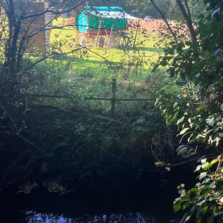 Campsite Romany Bow Gypsy Wagon @ Tin And Canvas Glamping, Pickering